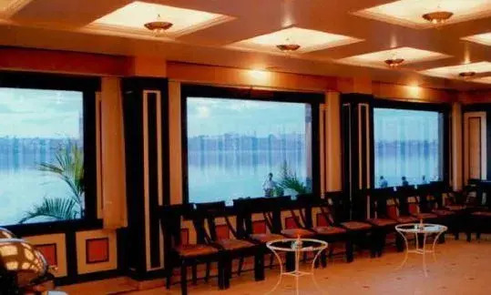 Hotel Ranjits Lakeview