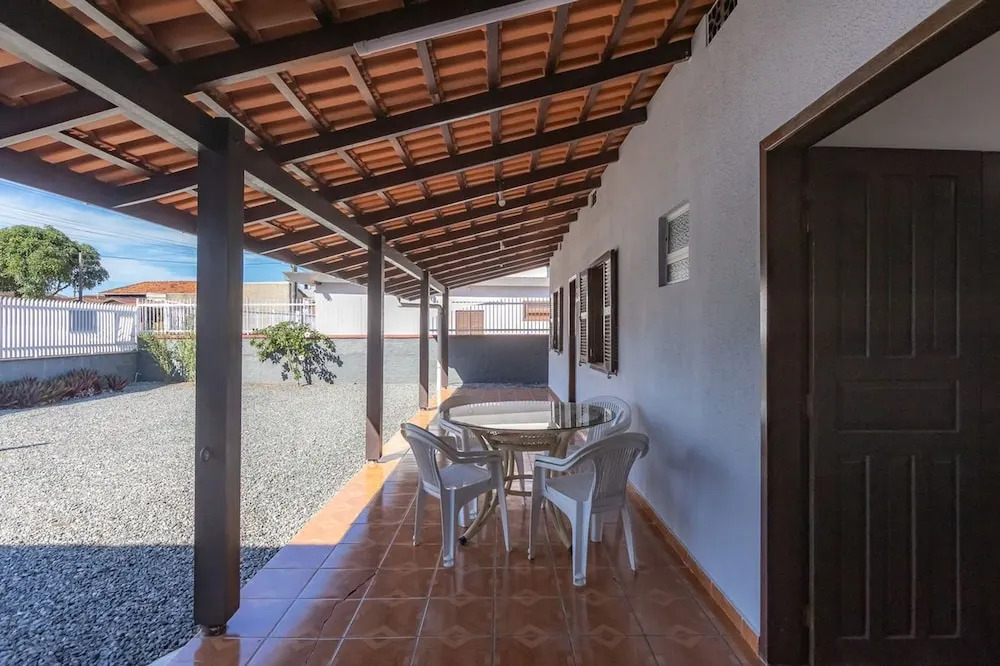 Casa com Churrasqueira e Rede a 210m da Praia