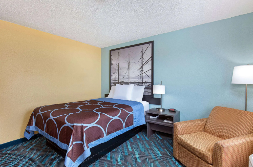 Super 8 by Wyndham Somerset