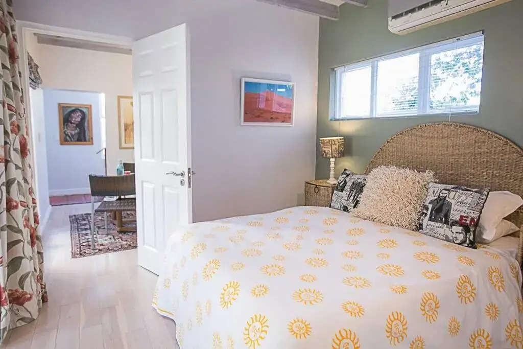 Delightful double story loft in the centre of town