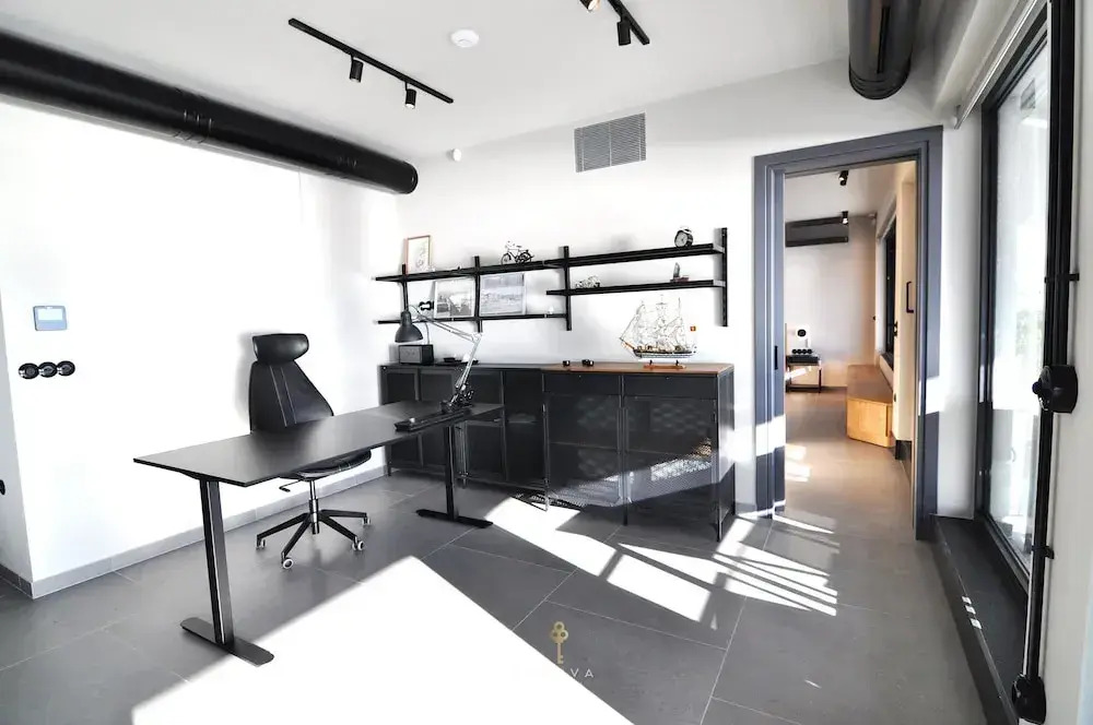 Nero Luxury Suites by Zennova