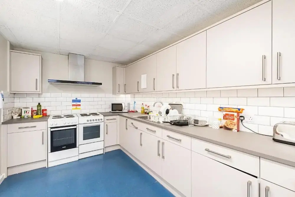 Modern Rooms And Studio In Westminster