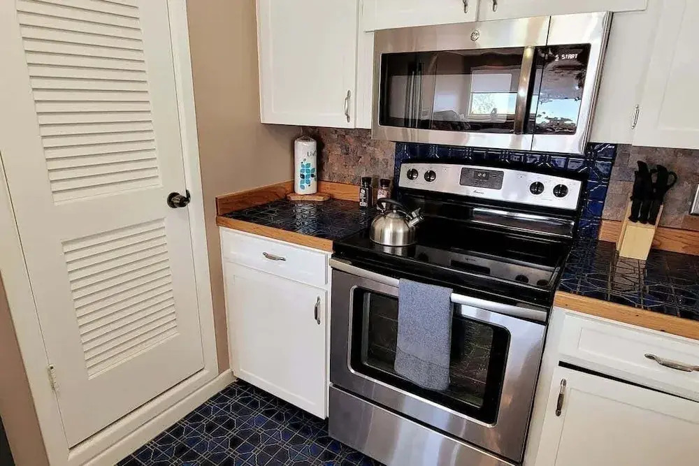 Madre Azul Bay House 3 Bedroom Home
