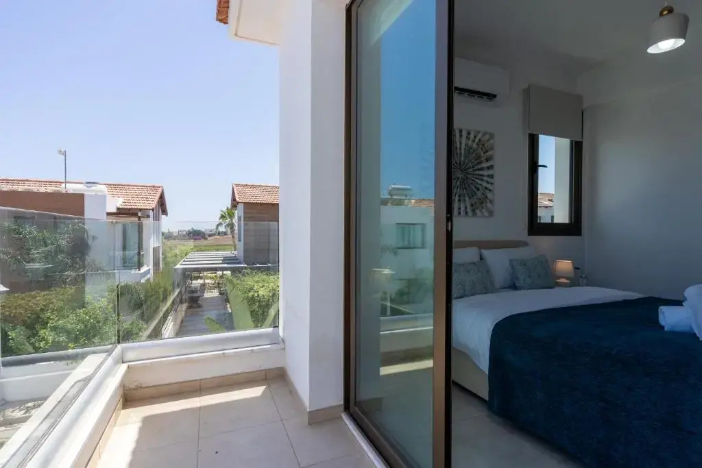 Sea La Vie 3-BR Villa in Protaras