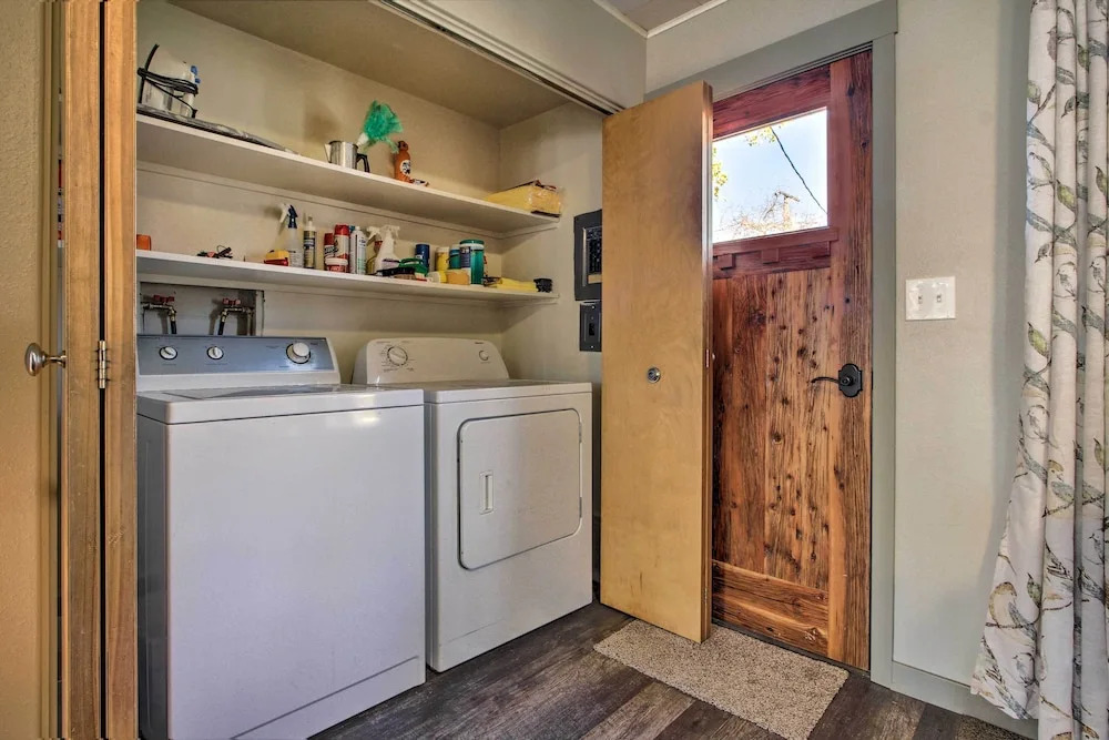 Cozy Choteau Home w/ Fire Pit, Grill, Yard!