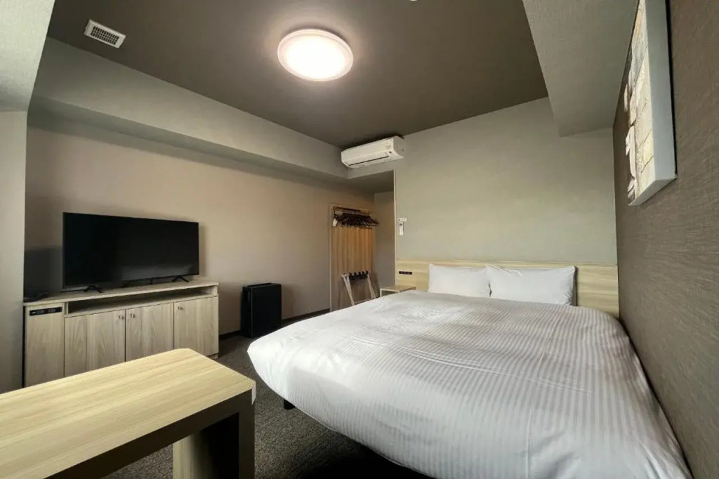 Hotel Route-Inn Suzaka