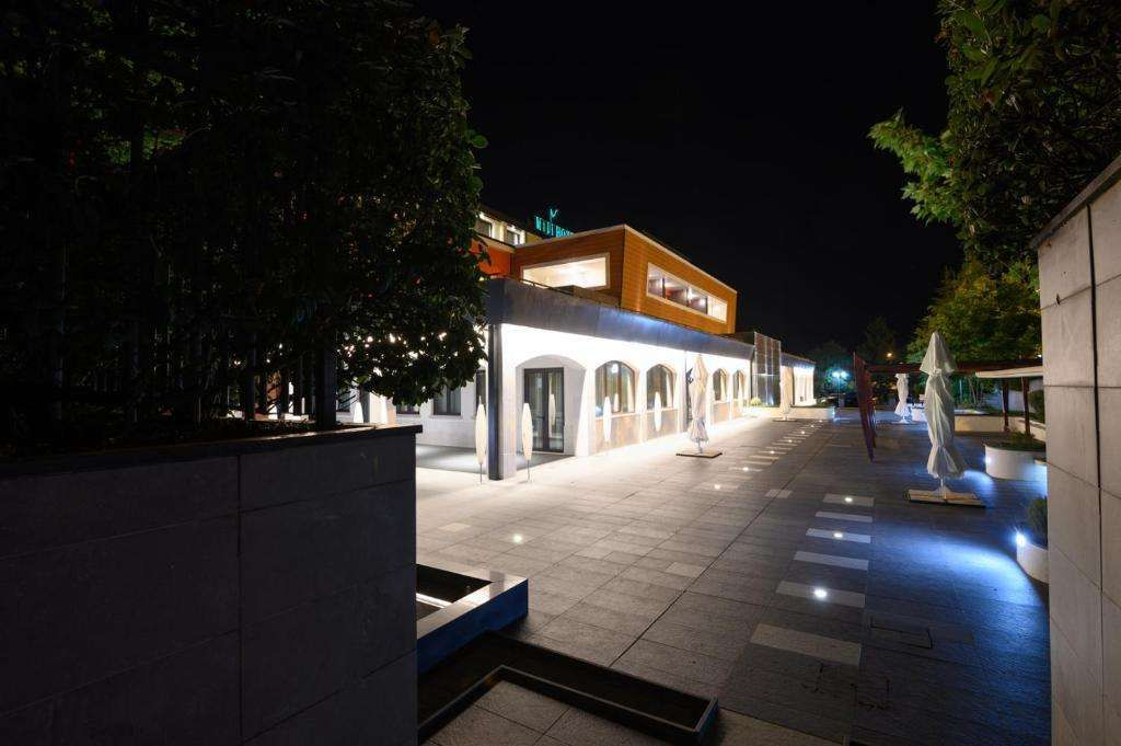 BHotel