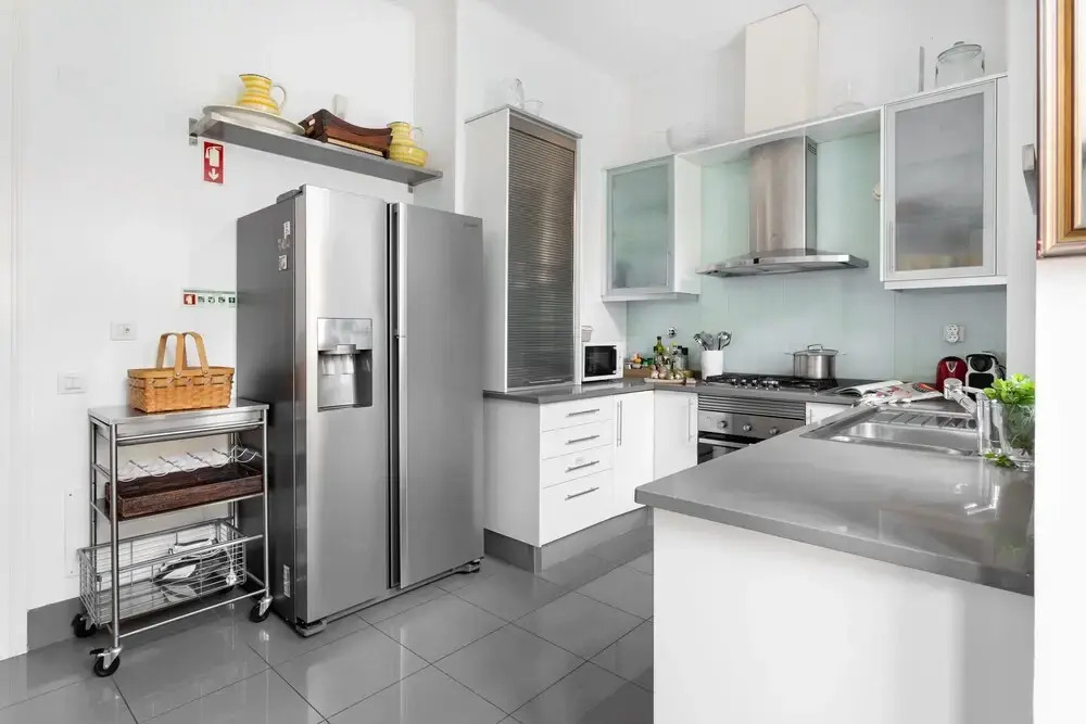 ALTIDO Beach Chic 3BR w/BBQ & 2 Terraces in Estoril