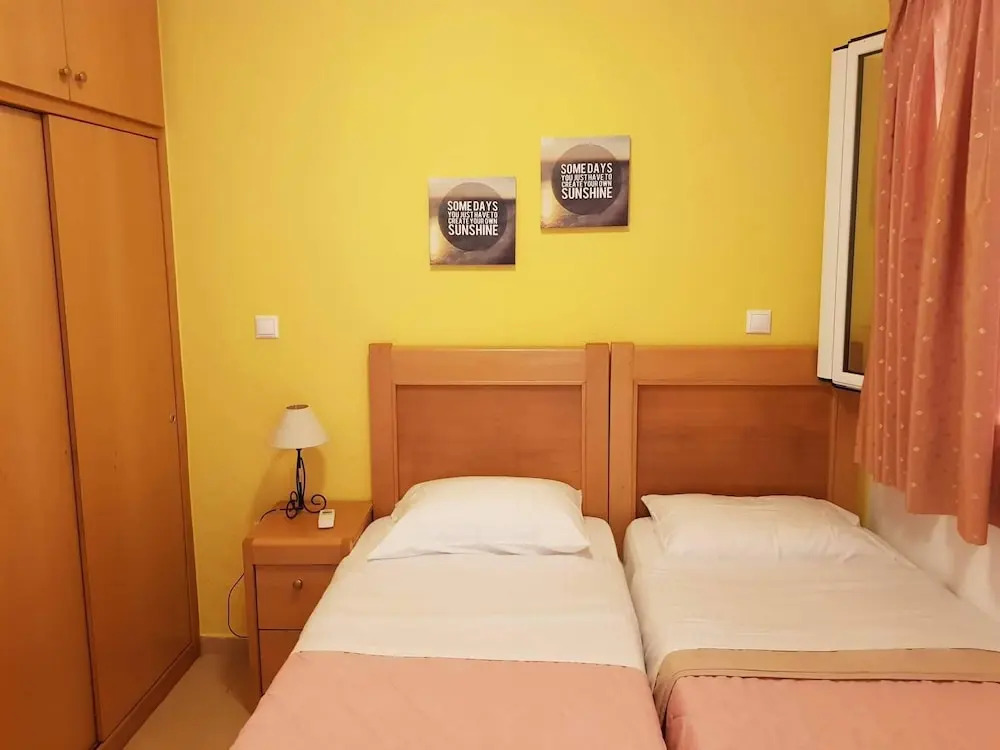 Menigos AB4G no50 Beachfront 2 Bdr Apt