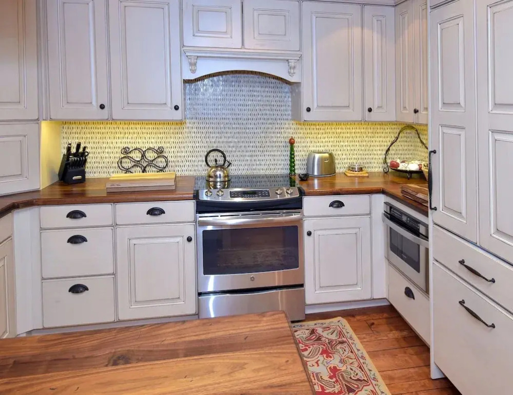 Bright Ski In/out  3br 3.5ba 3 Bedroom Condo by RedAwning
