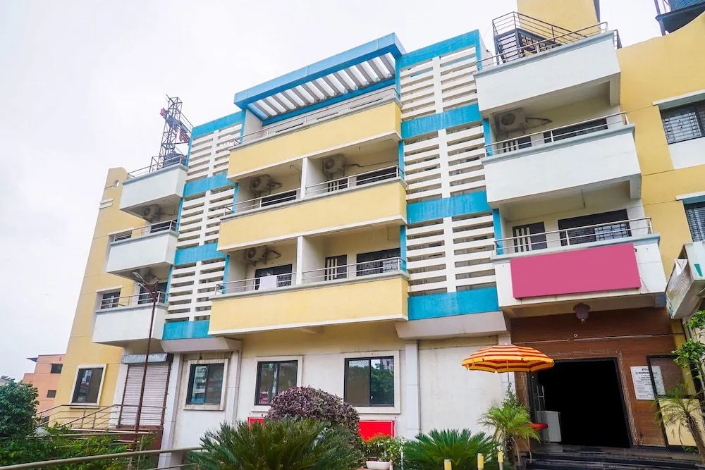 OYO 17121 Hotel Yashraj Inn