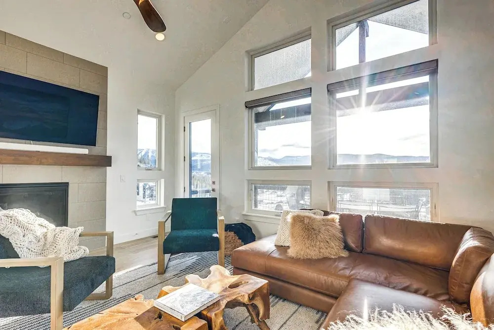 5 Mi to Winter Park Resort! Hot Tub Haven w/ Views