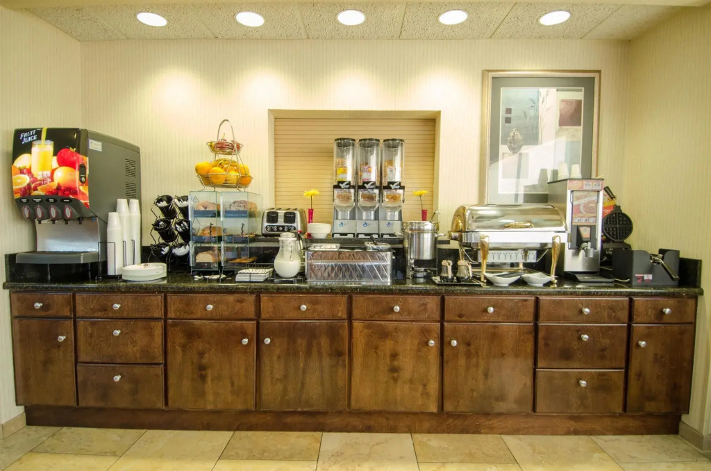Best Western Plus Castlerock Inn & Suites