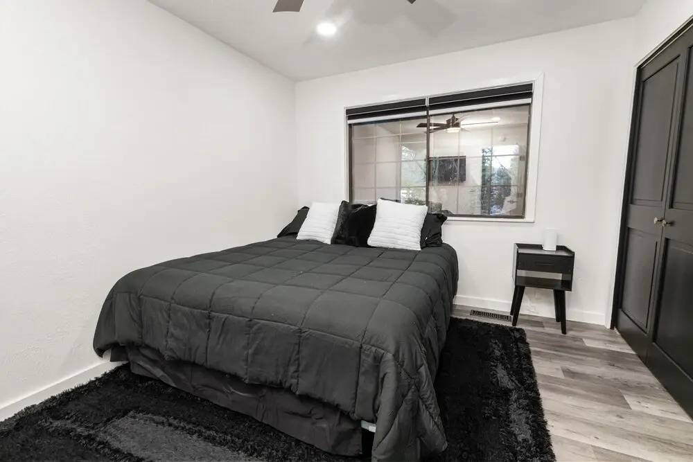 Beary Cozy Retreat - Newly Remodeled With Hot Tub And Game Room In Prime Location! 3 Bedroom Cabin