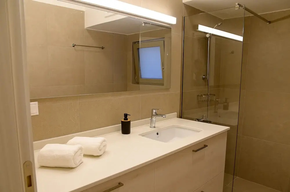 Uni Island - City Center Suites
