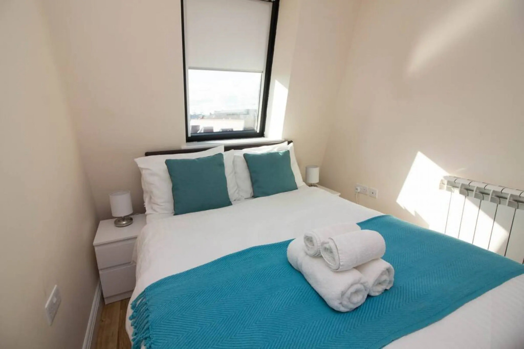 Stayzo Premiere Serviced Accommodation - 17