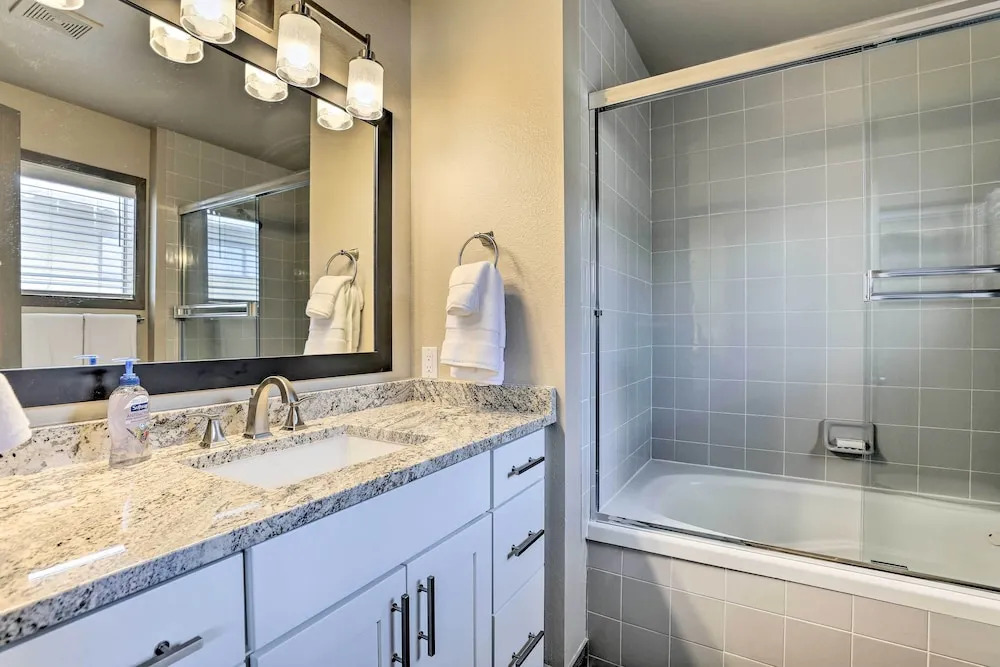 8 Mi to Copper Mtn: Sleek Frisco Townhome w/ Views
