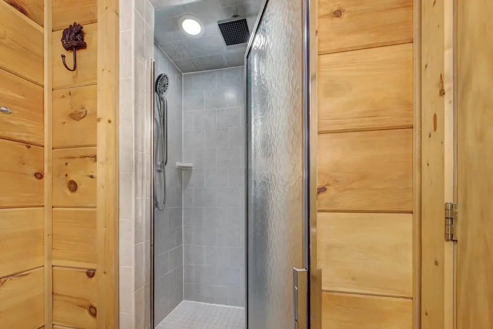 Only Dreamin' Cabin w/ Private Hot Tub