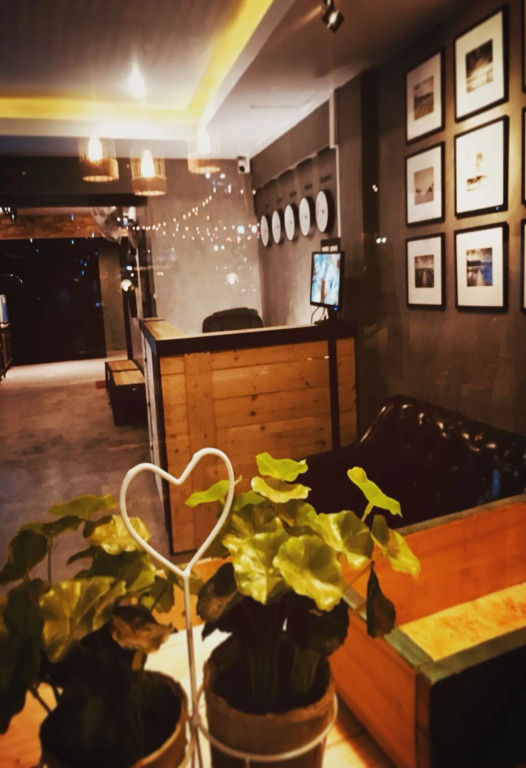 84 Gallery