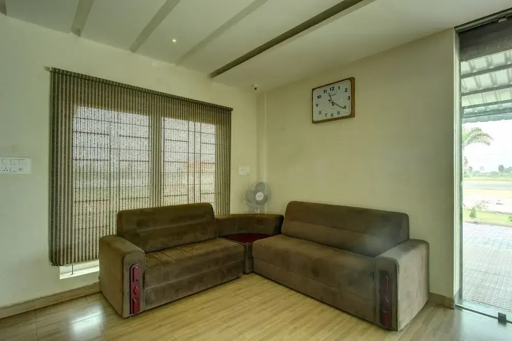 OYO 26739 Arasu Regency