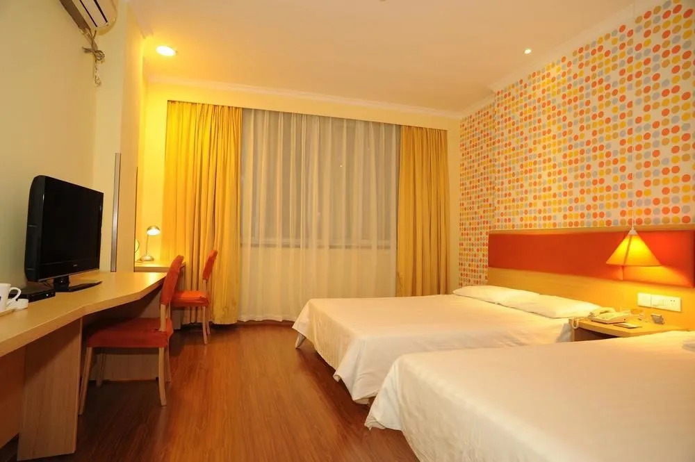 Home Inn Selected Hangzhou West Lake Wulin Square Center