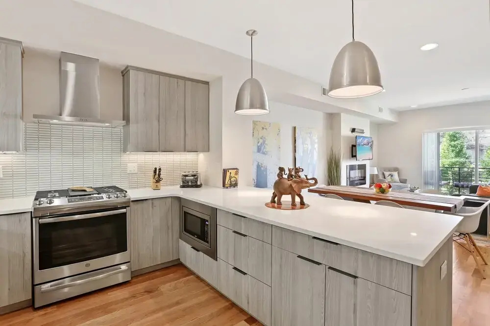 New Townhome With Stunning City and Mountain Views