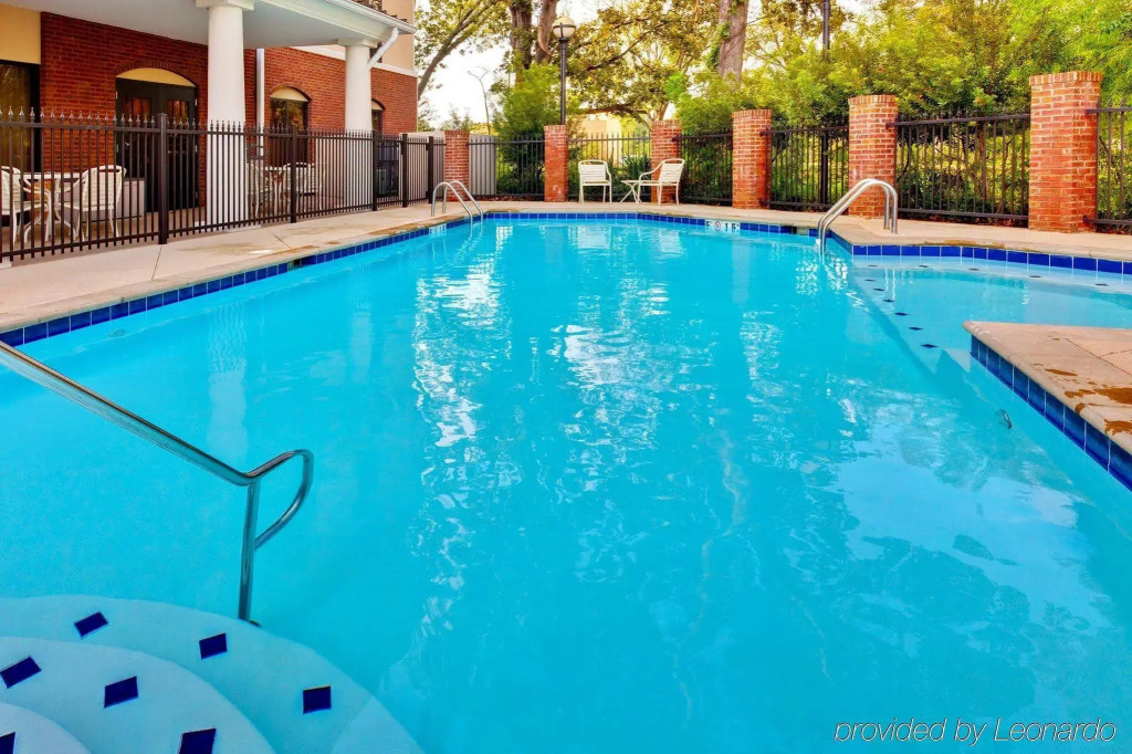 Holiday Inn Express & Suites Flowood by IHG