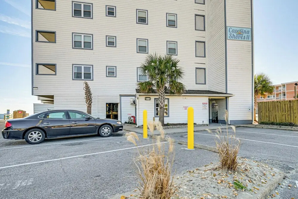 Pool & Beach Access: Scenic Murrells Inlet Condo!