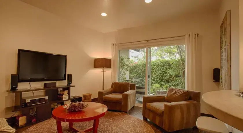 Brooks Suites