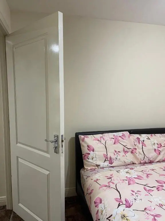 Vibrant Rooms in UXBRIDGE SK