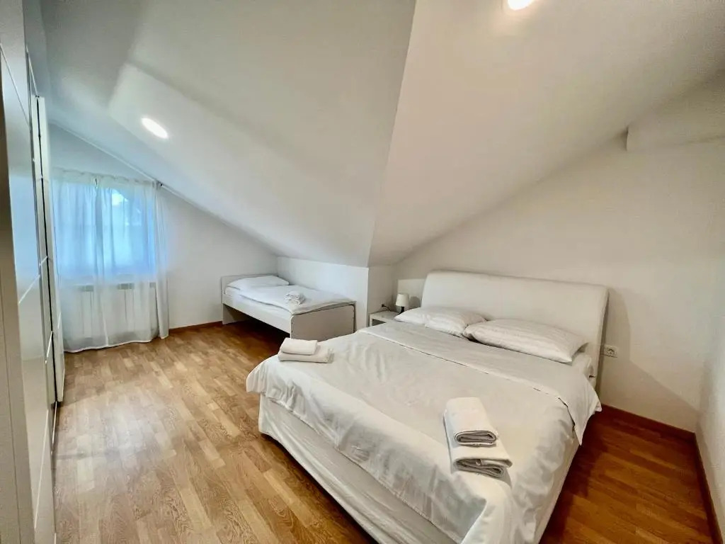 HOP HOUSE Garni Hotel