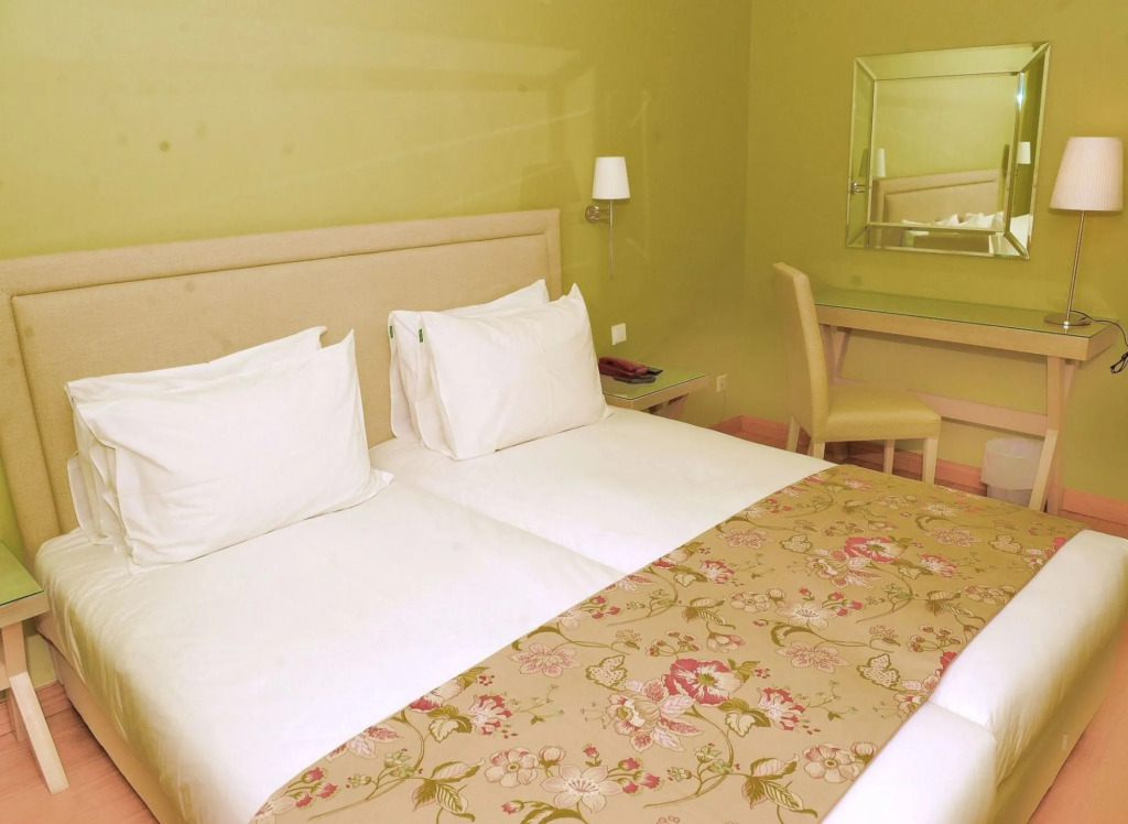 Hotel Avra