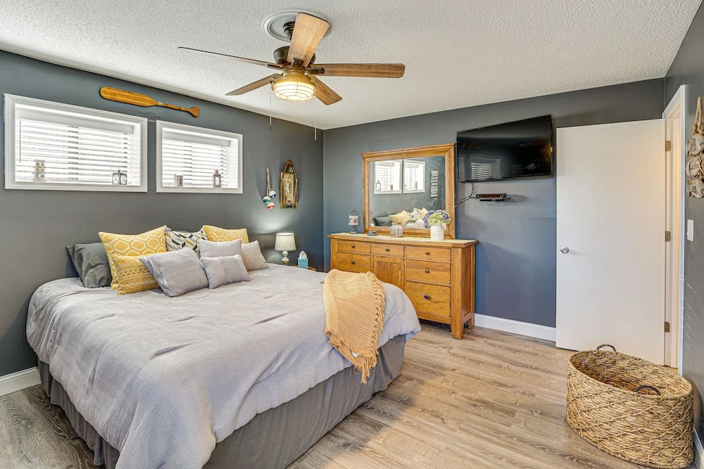 3 Mi to Boat Ramp: Osage Beach Condo w/ Grill!