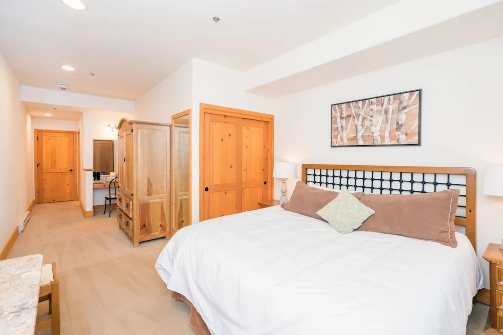 Bear Creek Lodge 203ab 2 Bedroom Condo by Alpine Lodging Telluride