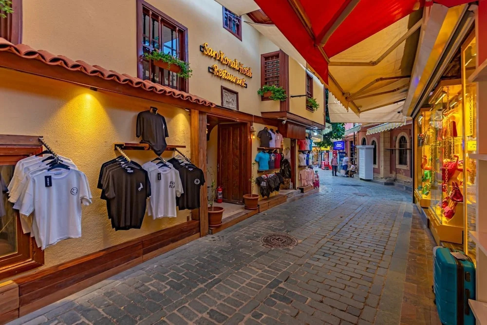 Tarihi Sarı Konak