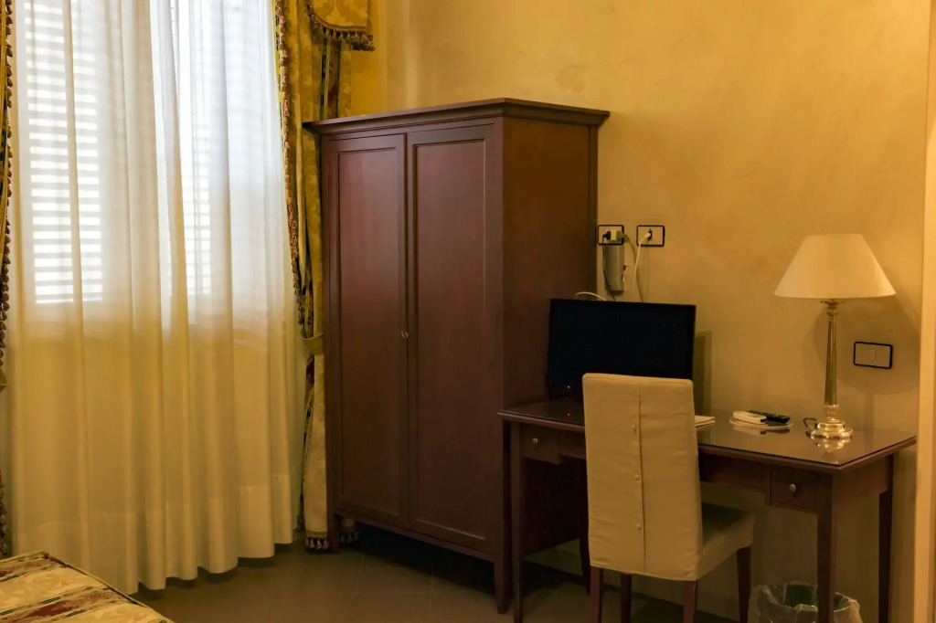 Hotel Joli