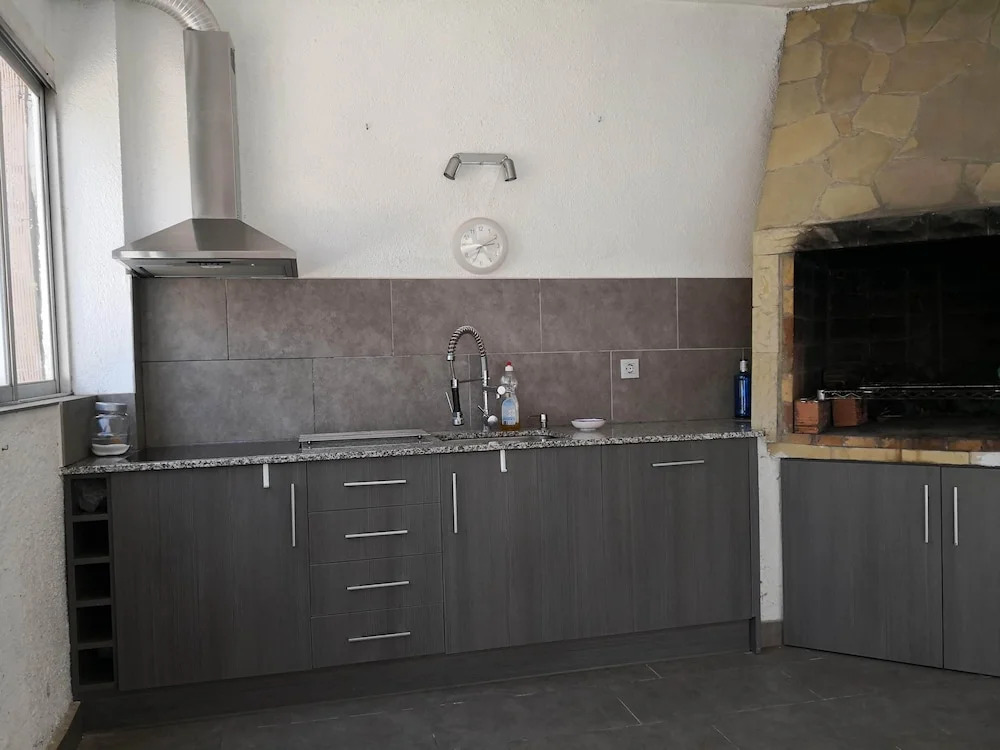 Villa con gran piscina en zona residencial