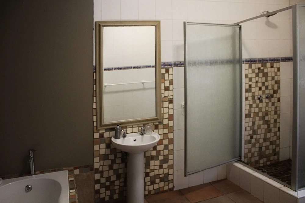 Bezalel Estate Country House