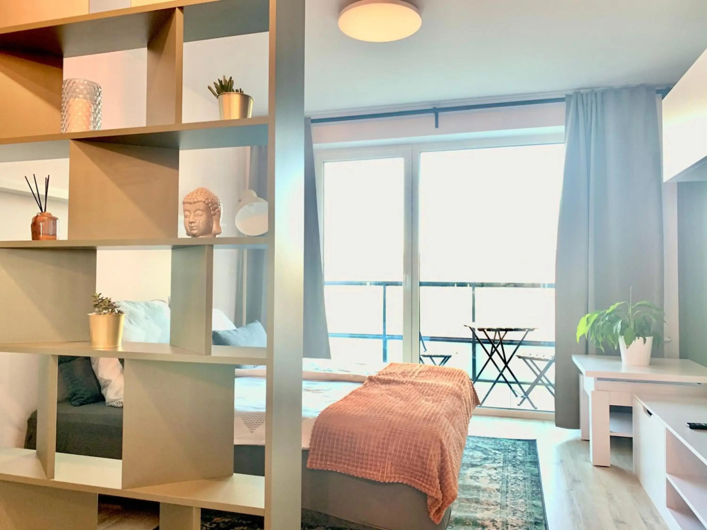 Luxury, bright Studio with parking and balcony in Bratislava center