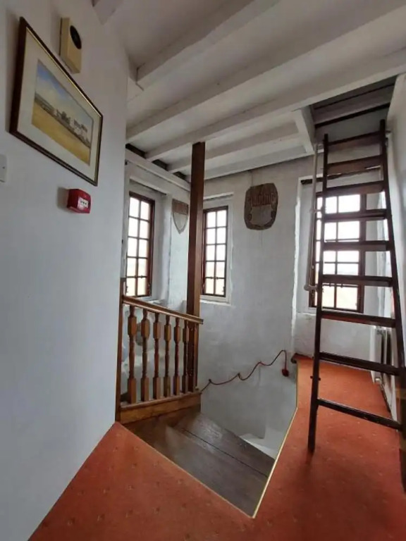 The Tower at Plane Castle-sleeps 4-pets Ok-parking