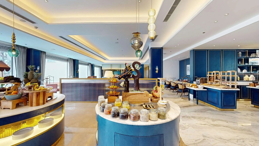Radisson Collection Hotel & Spa, Riverfront Srinagar