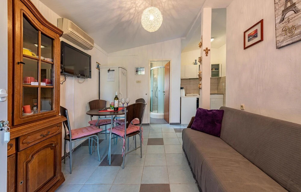 Nice Apartment in Vir With Wifi and 2 Bedrooms