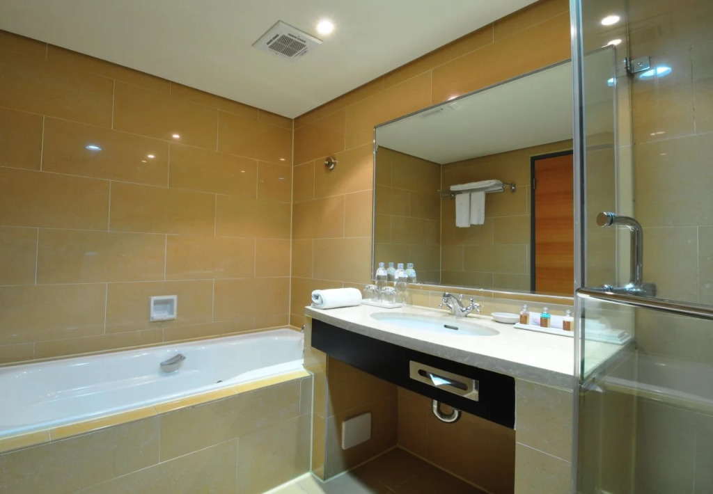 Forward Hotel