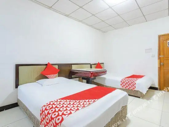 Chongqing lotus pond moonlight hostel