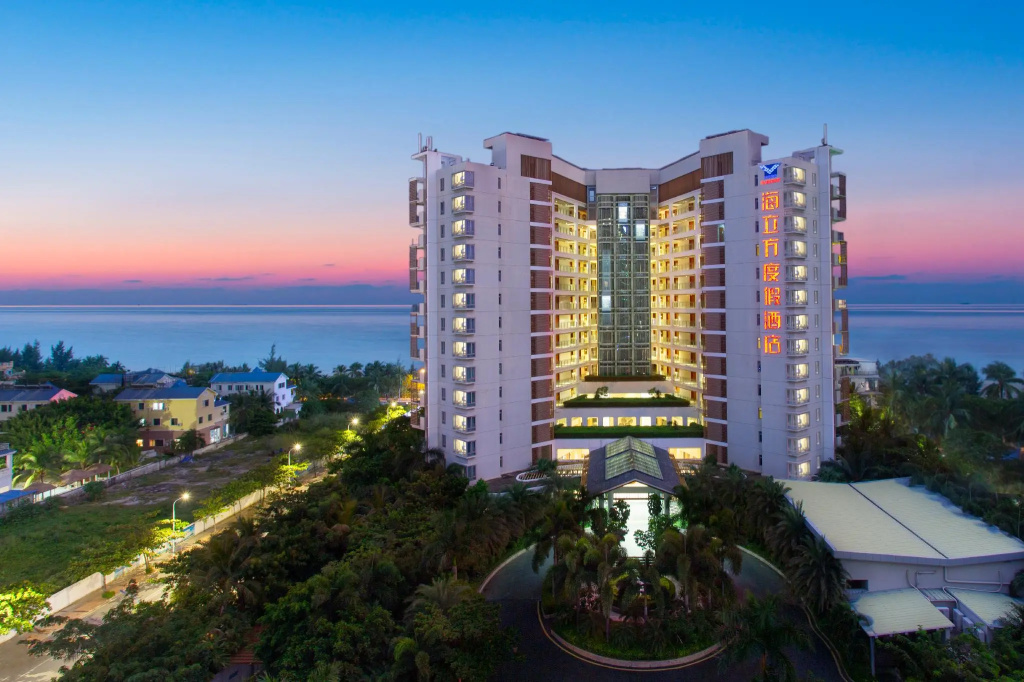 Отель Sanya Seacube Holiday