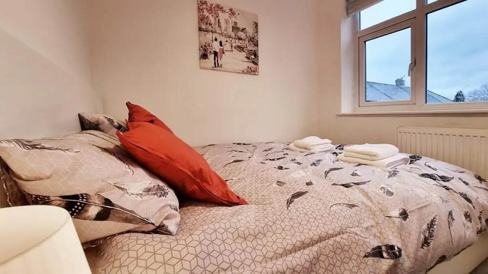 3-Bedroom Home near Manchester City