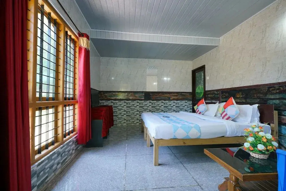 OYO 26823 Hotel Krishna Greens