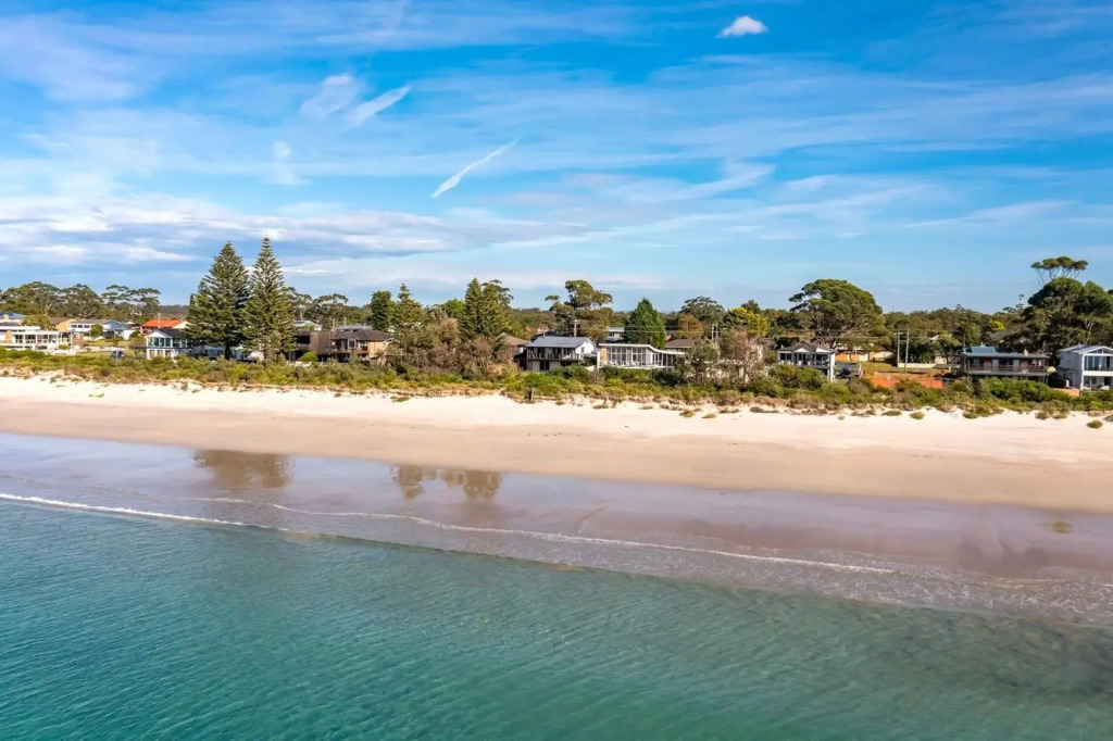 Aqua Vista - beachfront 4BR Home with ocean views