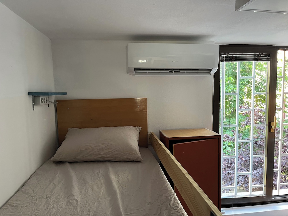Chillton Hostel
