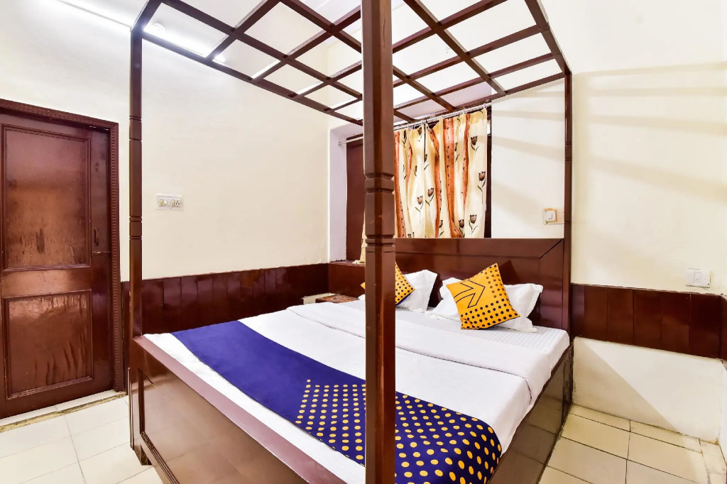 SPOT ON 77820 Hotel Shri Krishna And Restaurant